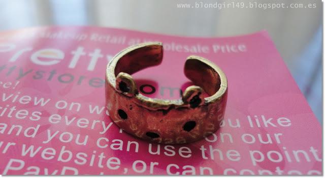 Anillo, limpiadora facial y pegatinitas uñiles de Born Pretty Store