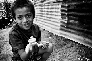 El niño feliz y la crisis
