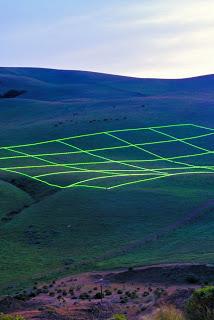 Luminous Earth Grid: cuadrando el paisaje