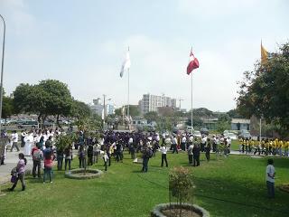 CUANDO EL SEÑOR DE LOS MILAGROS LLEGA A LA UNIVERSIDAD...