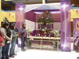 CUANDO EL SEÑOR DE LOS MILAGROS LLEGA A LA UNIVERSIDAD...