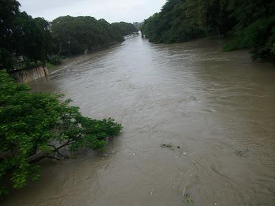 Crece el río Sagua la Grande por lluvias de Sandy