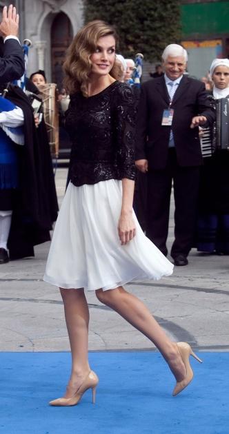 Dña. Letizia, de Felipe Varela, en la entrega de los Premios Príncipe en Oviedo