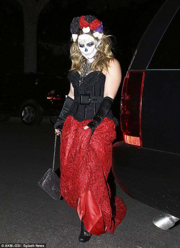 Hilary Duff lució aterradora con su disfraz de Halloween