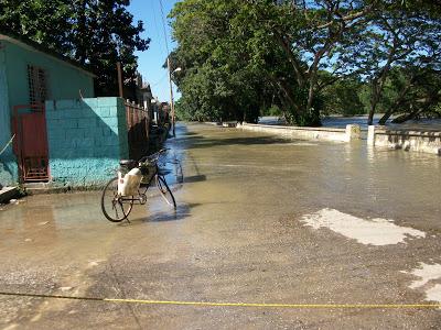 El río Sagua sigue subiendo aún cuando las lluvias de Sandy se fueron