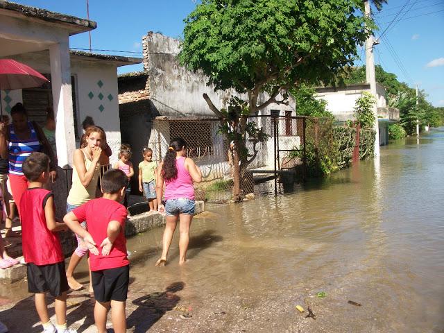 El río Sagua sigue subiendo aún cuando las lluvias de Sandy se fueron