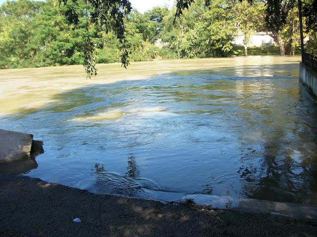 El río Sagua sigue subiendo aún cuando las lluvias de Sandy se fueron