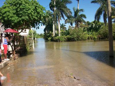 El río Sagua sigue subiendo aún cuando las lluvias de Sandy se fueron