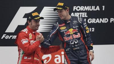 Vettel vuelve a reinar en India y Alonso minimiza daños