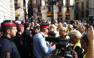 Los yayoflautas catalanes exigen su derecho a decidir