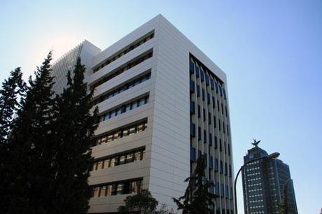 Nuevas imágenes de la fachada reformada por A-cero de un emblemático edificio de Madrid