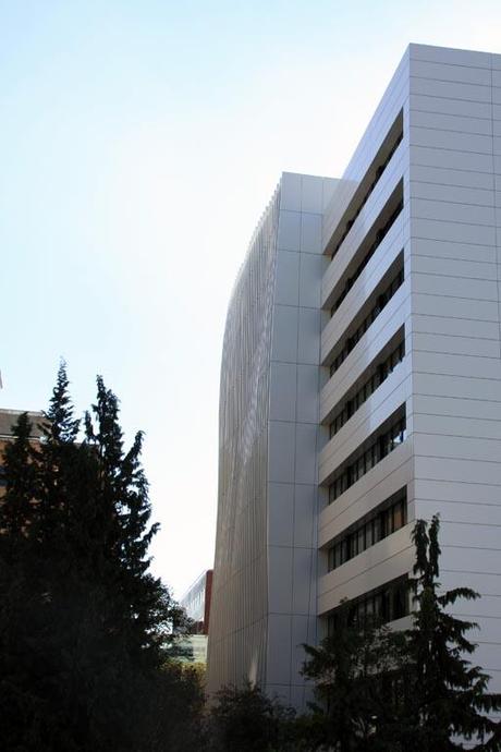 Nuevas imágenes de la fachada reformada por A-cero de un emblemático edificio de Madrid