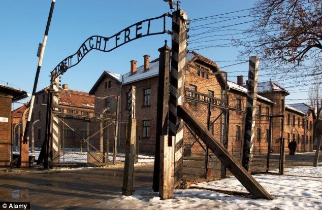 Muere el fotógrafo de Auschwitz