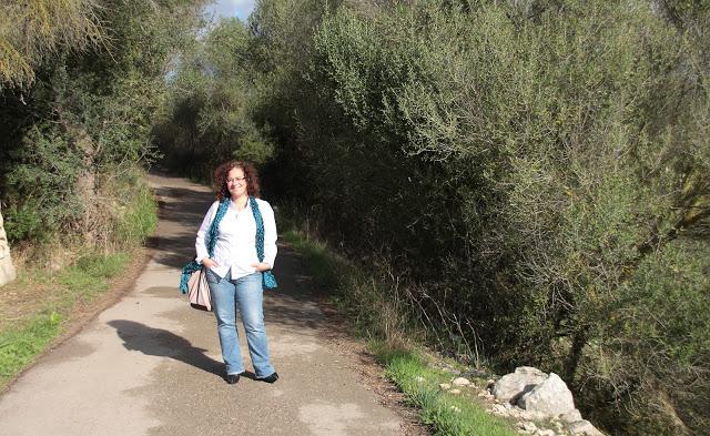 Look blanco y lunares