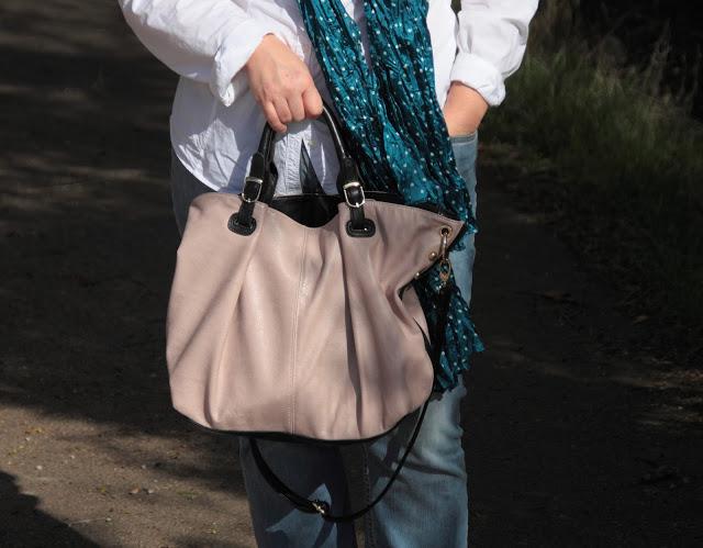 Look blanco y lunares