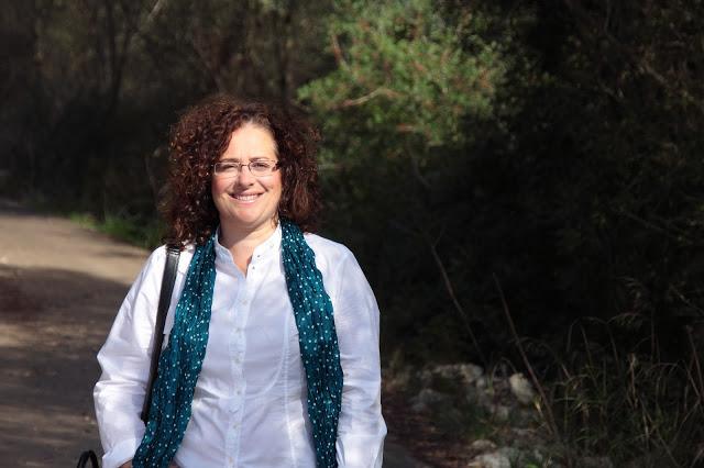 Look blanco y lunares