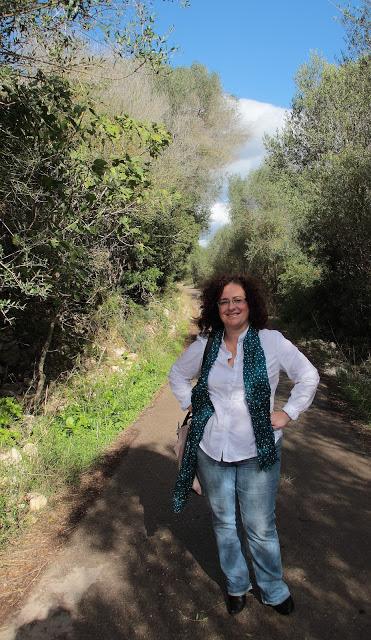 Look blanco y lunares