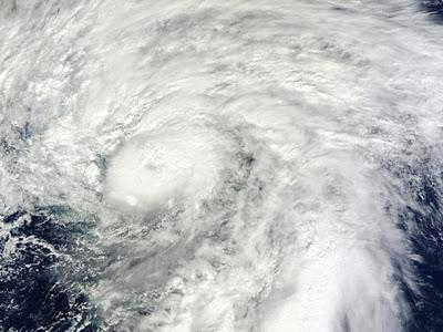 Sandy azota con toda su fuerza las costas  de Estados Unidos y se adentra en Nueva York