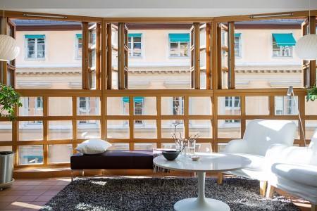 reformas balcón Reformar el balcón en un salón luminoso habitacion estilo grandes ventanales decoración estilo nódico en casa decoracion diseño y decoracion de interiores de casa diseño de interiores decorado de casas interiores decoracion y diseño de interiores de casas decoración estilo decoración en casa decoración en blanco decoración de interiores casas en decoracion carpintería de madera fotos blog interiorismo blog decoracion estilo nordico blanco y decoracion 