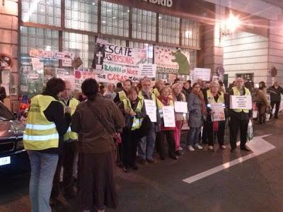 La acampada en la sede central de Bankia cumple una semana