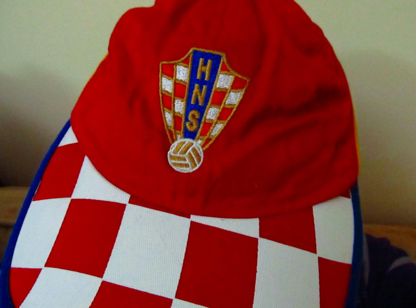 Mi gorra oficial de la Selección Croata de Futbol, comprada a la carrera, hace unos años, en el Aeropuerto de Dubrovnik