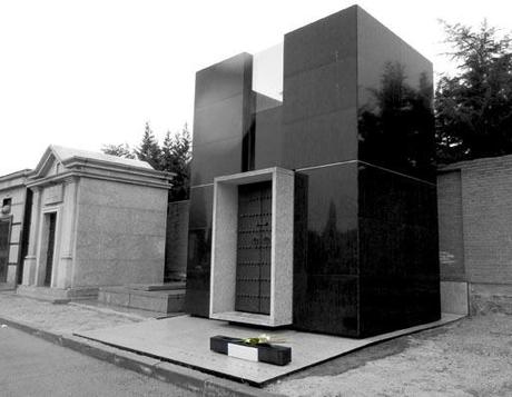 Arquitectura Eterna: Panteón familiar diseñado por A-cero