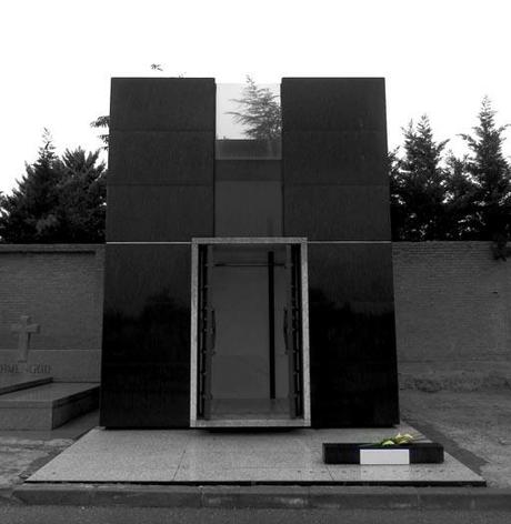 Arquitectura Eterna: Panteón familiar diseñado por A-cero