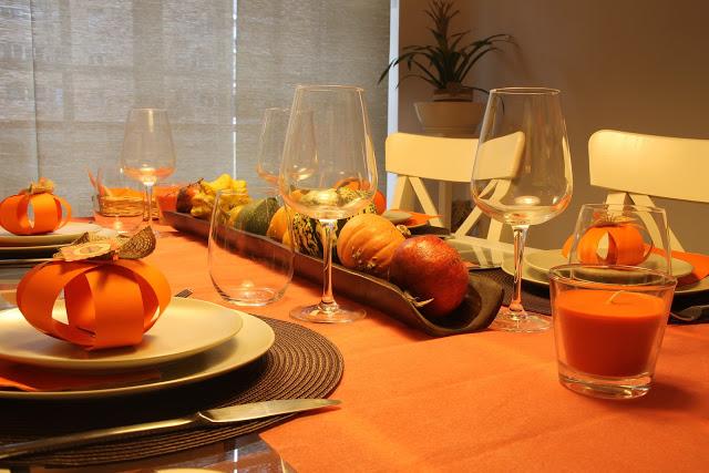 cenando entre calabazas - dining between pumpkins