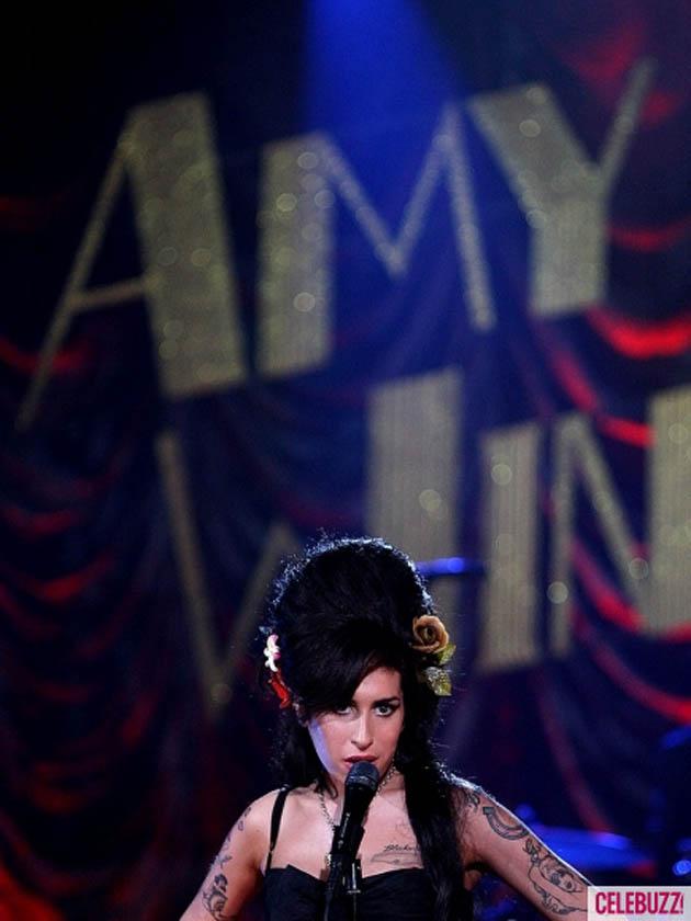 Roban el vestido de novia de Amy Winehose en su casa de Londres