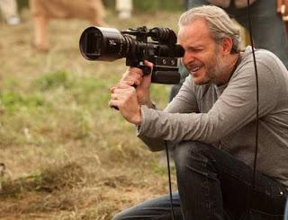 Francis Lawrence dirigirá las dos adaptaciones de Sinsajo Francis Lawrence dirigirá las dos adaptaciones de Sinsajo