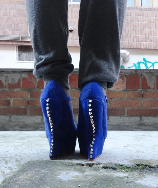 SPECIAL SHOES