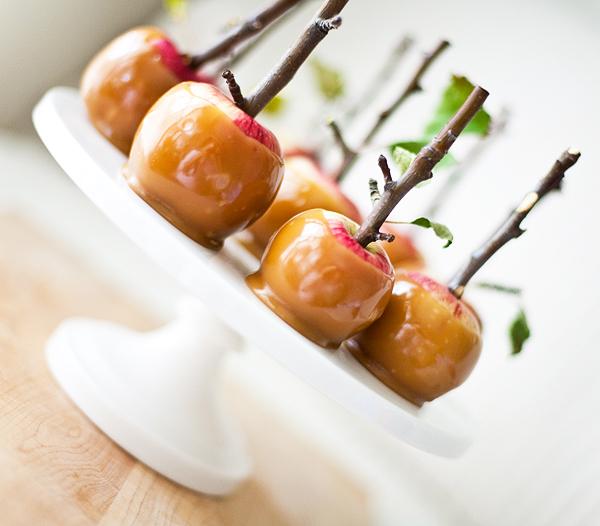 MANZANAS CUBIERTAS DE CARAMELO