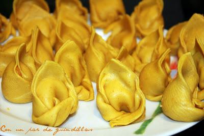Tortellini de calabaza con salsa de curry