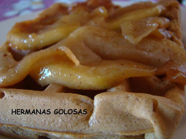 GOFRES DE CANELA CON MANZANA CARAMELIZADA