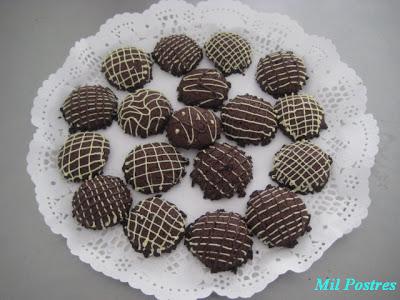 Cursos y galletas de mantequilla y chocolate