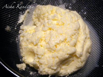 MANTEQUILLA CON SAL DE PÉTALOS DE ROSA