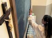 ¿Debe Educación Pública favorecer enseñanza Aulas dominicanas Clero particular?