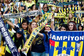 La hinchada del Fenerbahçe