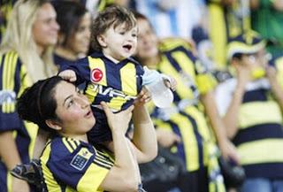 La hinchada del Fenerbahçe