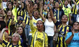 La hinchada del Fenerbahçe