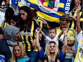 La hinchada del Fenerbahçe