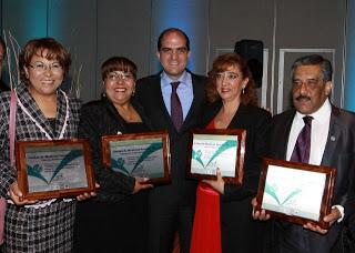 Entrega Daniel Karam premio IMSS de calidad a hospitales y unidades de excelencia