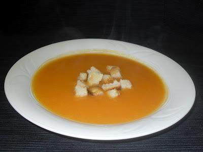 Crema de calabaza // Halibut con cebolla caramelizada y verduras salteadas