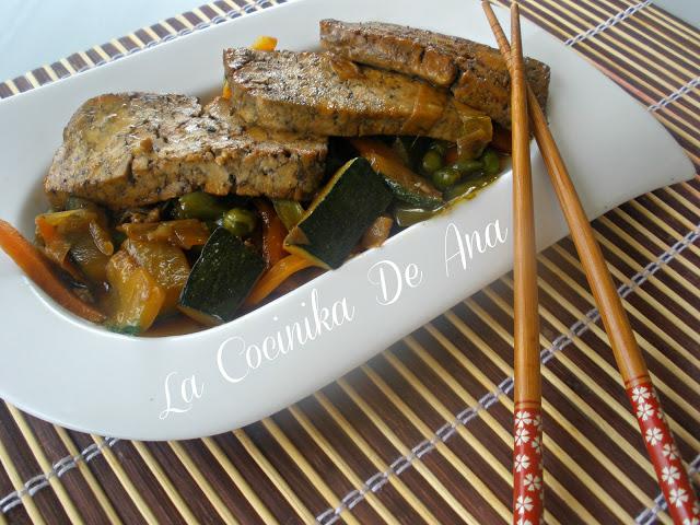 Salteado de verduras con Tofu Griego