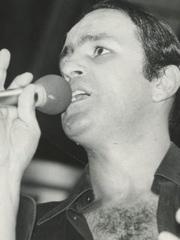 Muere Leonardo Favio, un hito de la balada latina