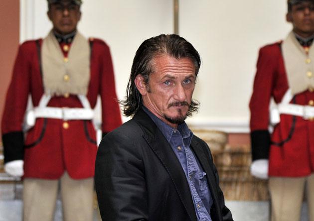 Sean Penn visitó a un empresario estadounidense preso en Bolivia