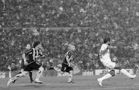 Campeonato Uruguayo 2012/13: Peñarol espera el Clásico en la cima