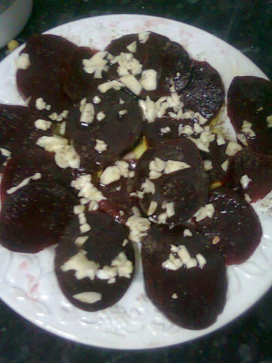 remolacha aliñada con ajo picado