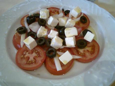 ensalada templada de tomate con queso de cabra