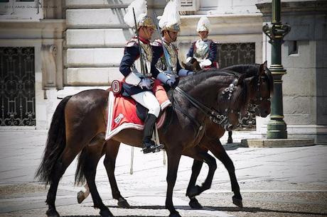 CAMBIOS DE GUARDIA EN EL MUNDO (I)